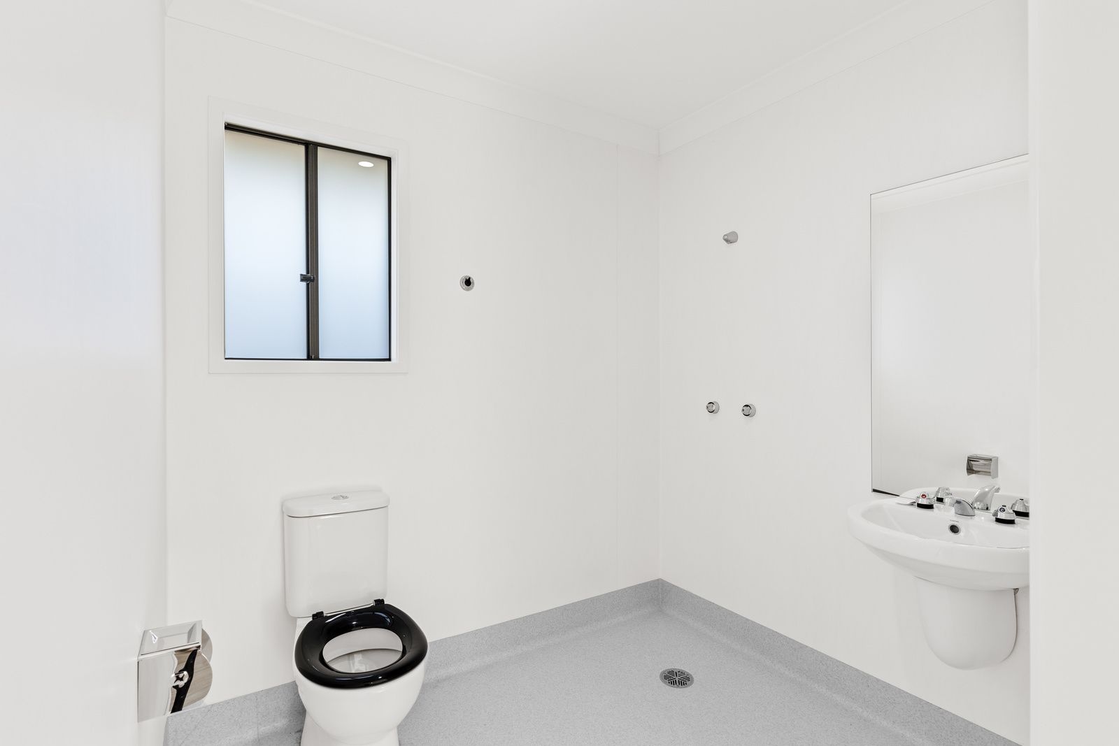 002 Open2view_ID822891-3_Olivia_Street