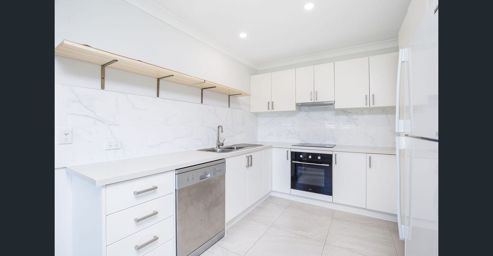 Photo 1  Runaway Bay