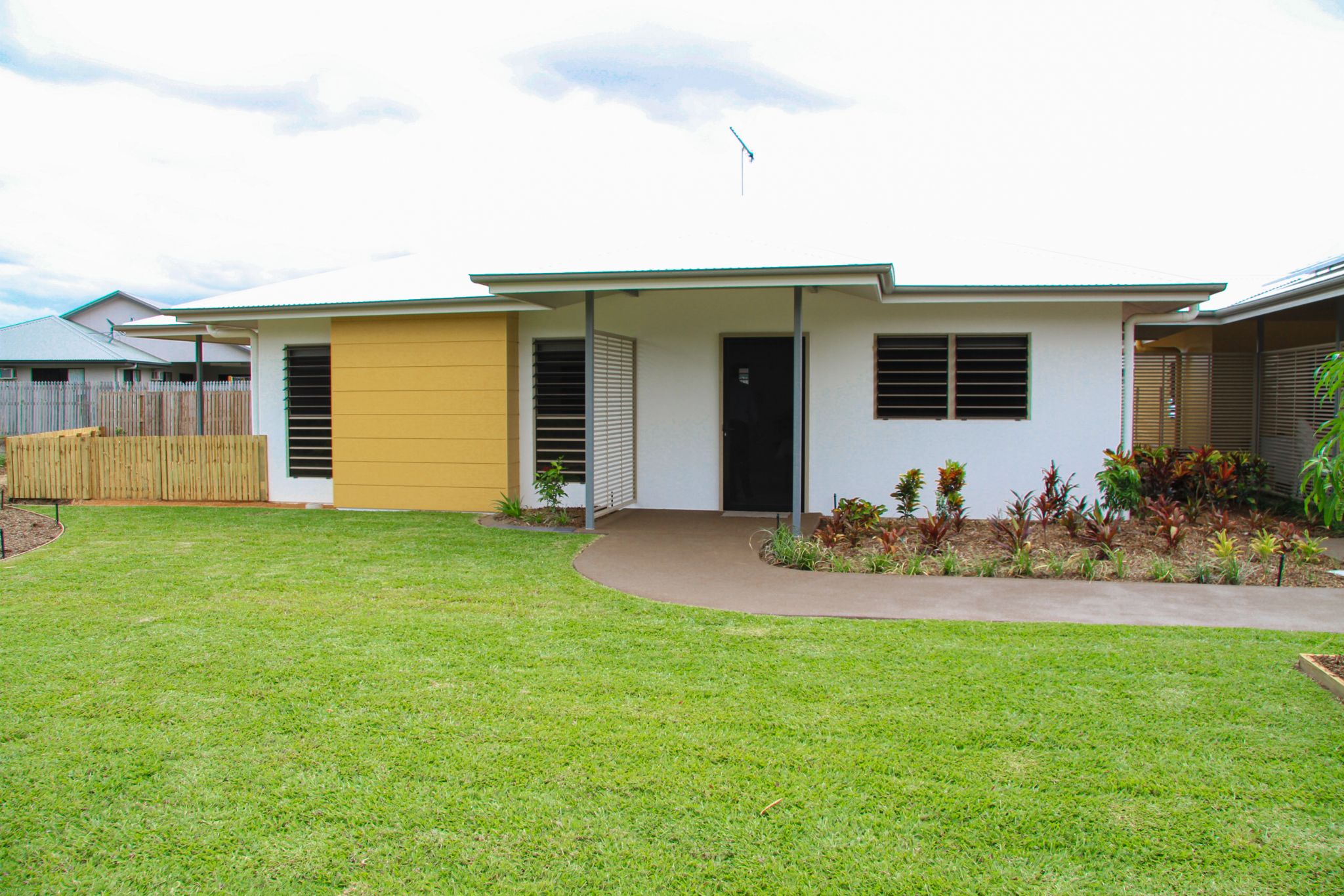 BURDELL  Townsville - Mallorca Circuit A_-08_HERO