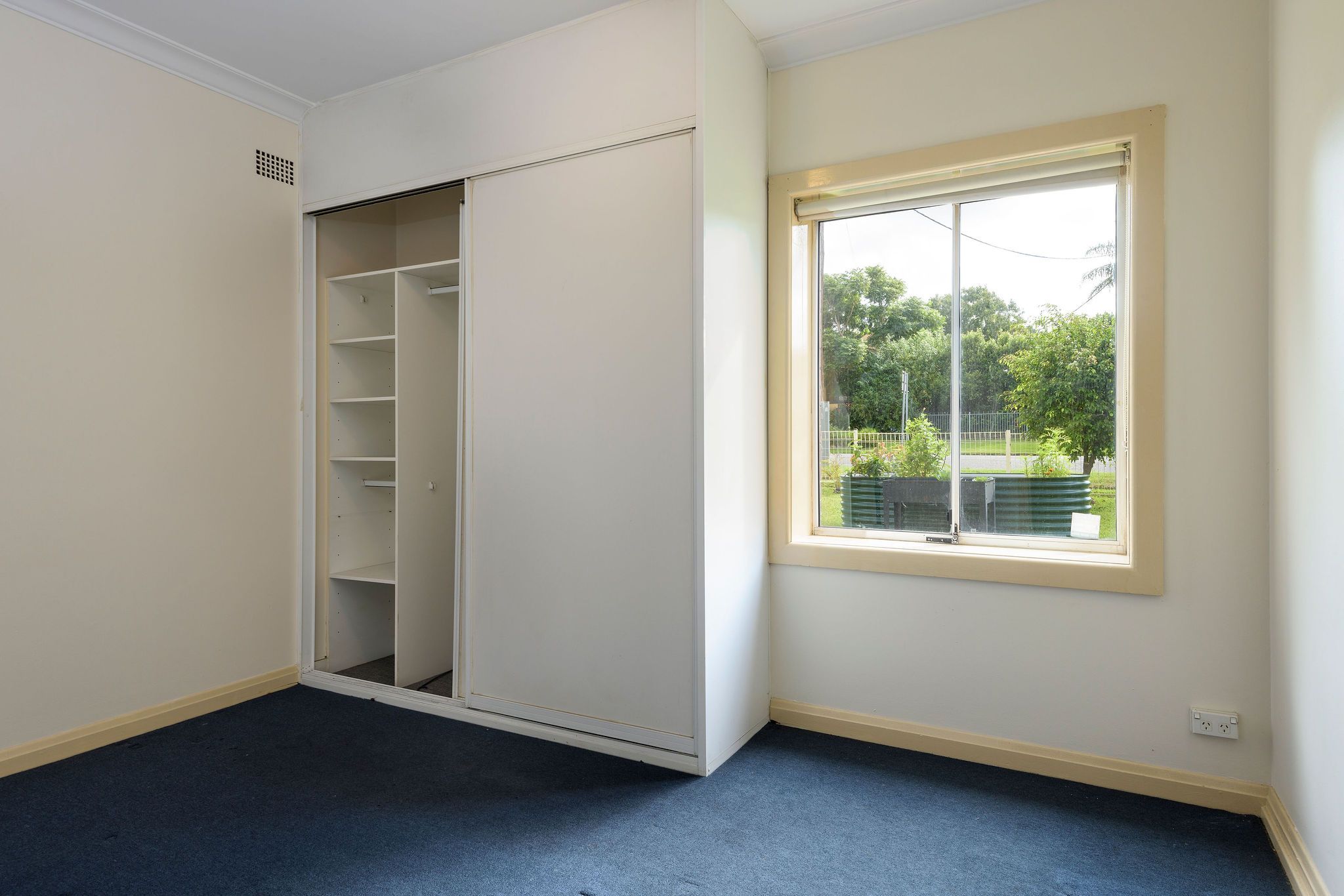 SIL012 LR-MAYFIELD2-vacancy