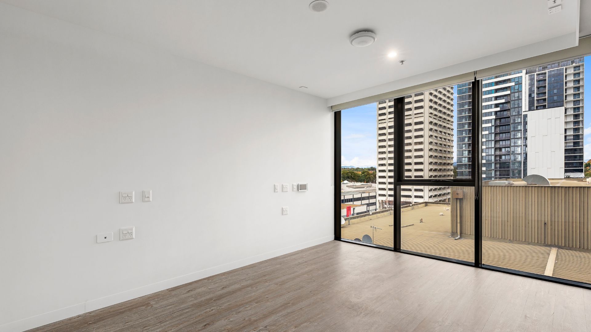 grand central_towers_living