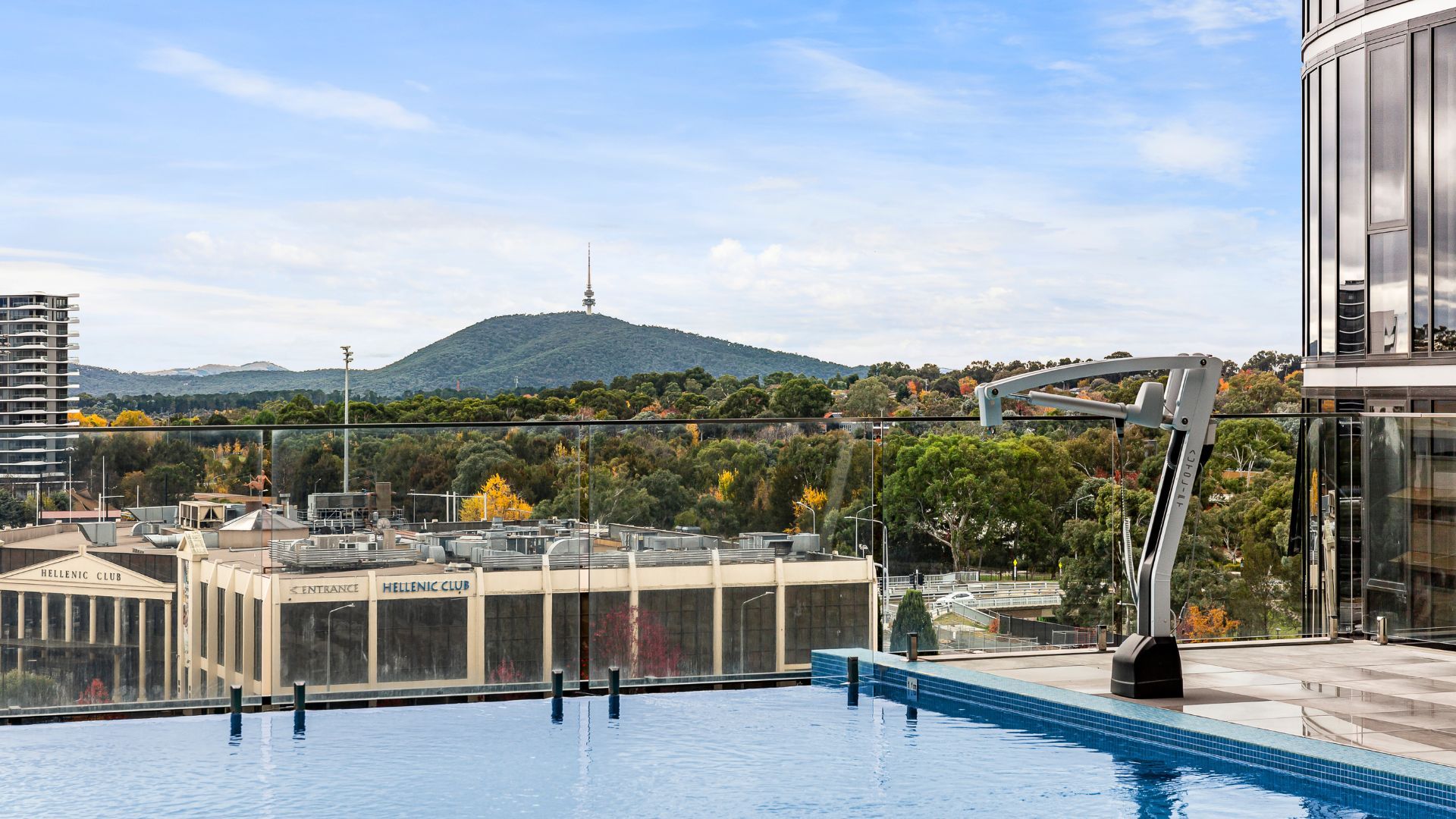 grand central_towers_pool_2