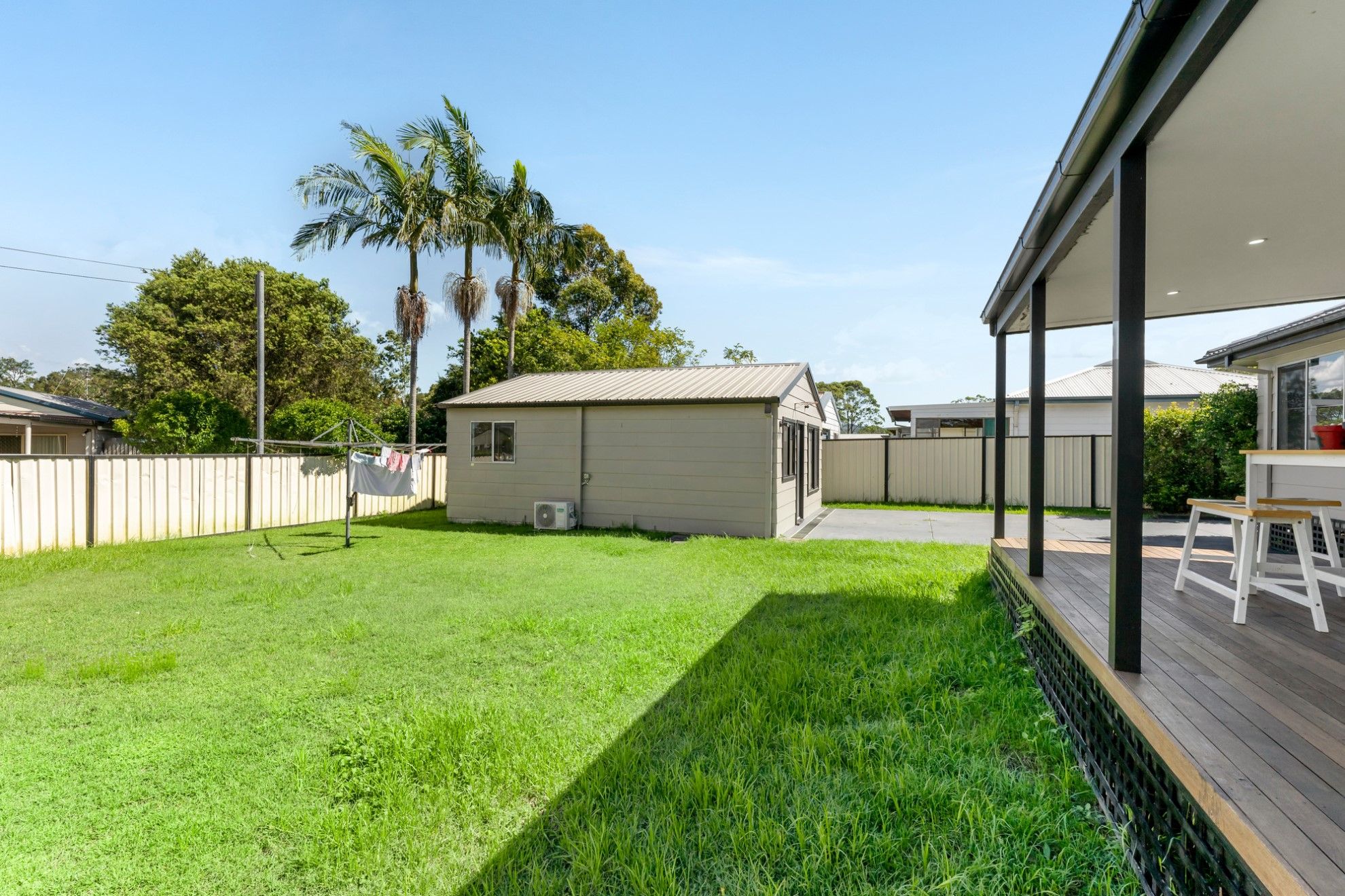 LWBN 483234_Back Yard