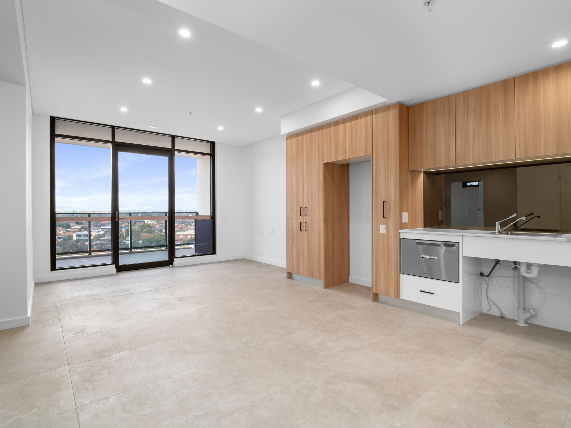 008 Open2view_ID877227-224_-_240_Pitt_Street