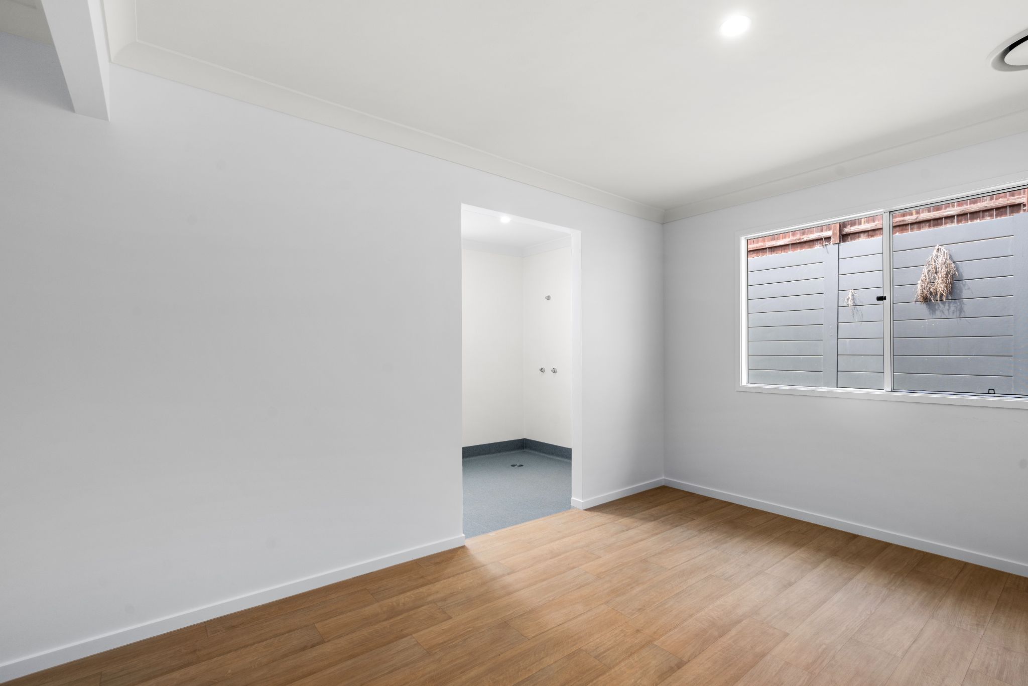 010 Open2view_ID905889-7_Miami_St_Springfield_Lakes