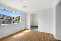 008 Open2view_ID905889-7_Miami_St_Springfield_Lakes (1)