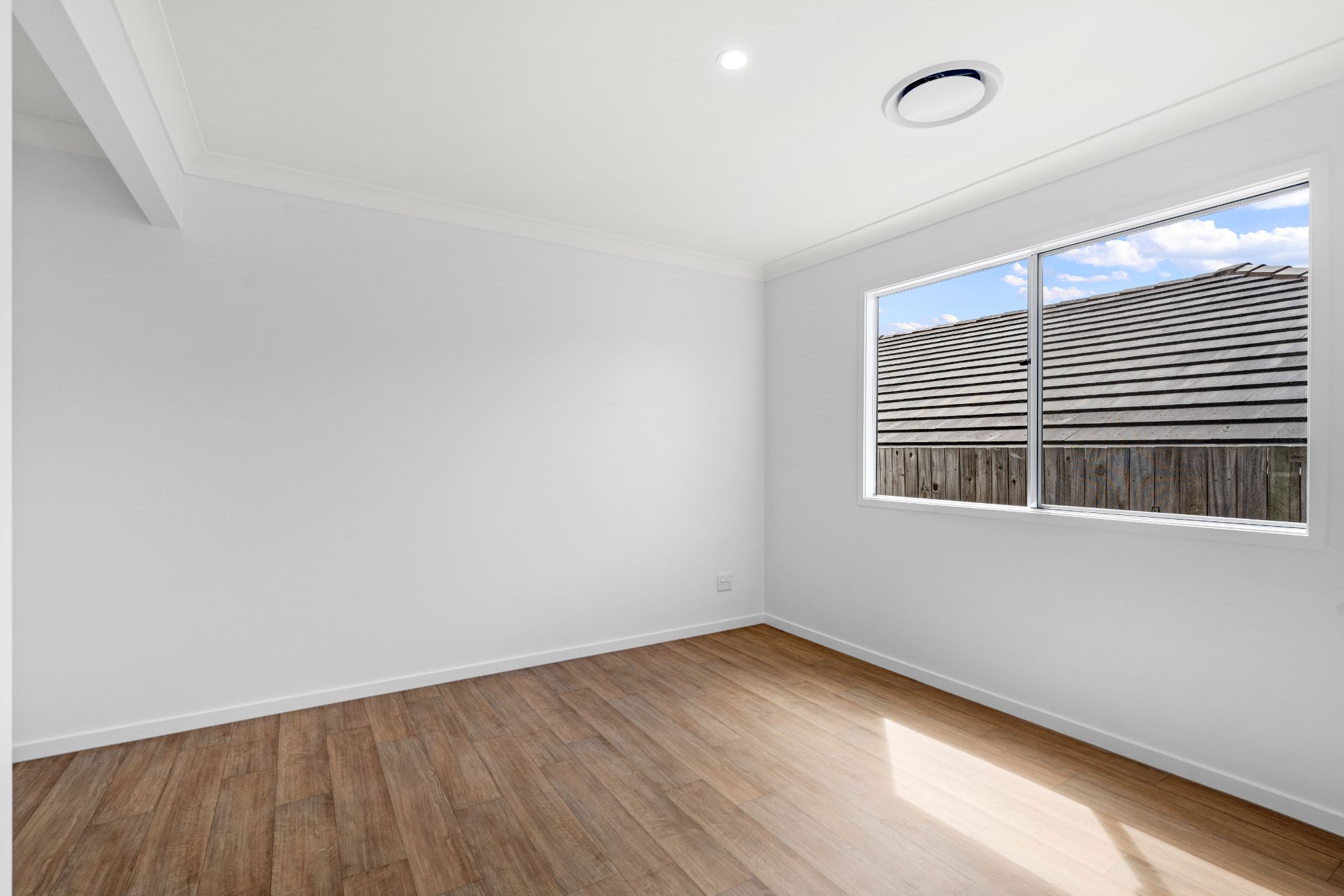 006 Open2view_ID905889-7_Miami_St_Springfield_Lakes (1)