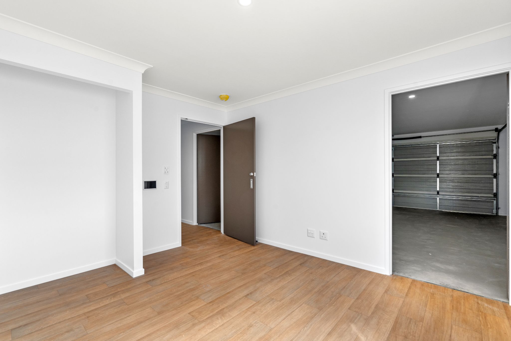 012 Open2view_ID905889-7_Miami_St_Springfield_Lakes (1)