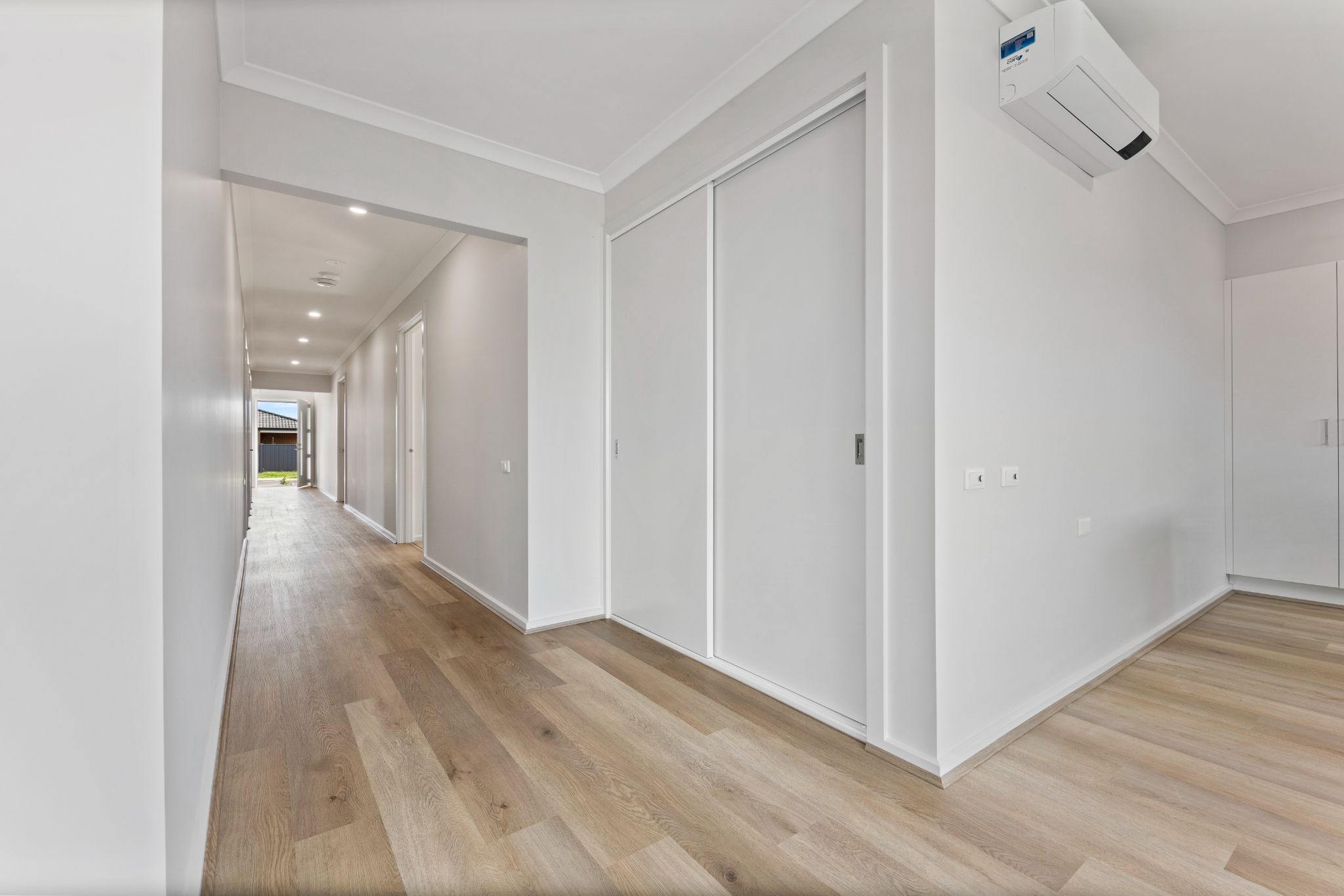 Feathertop Avenue  Weir Views (7)