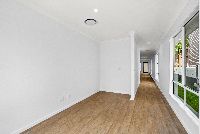 005 Open2view_ID905889-7_Miami_St_Springfield_Lakes