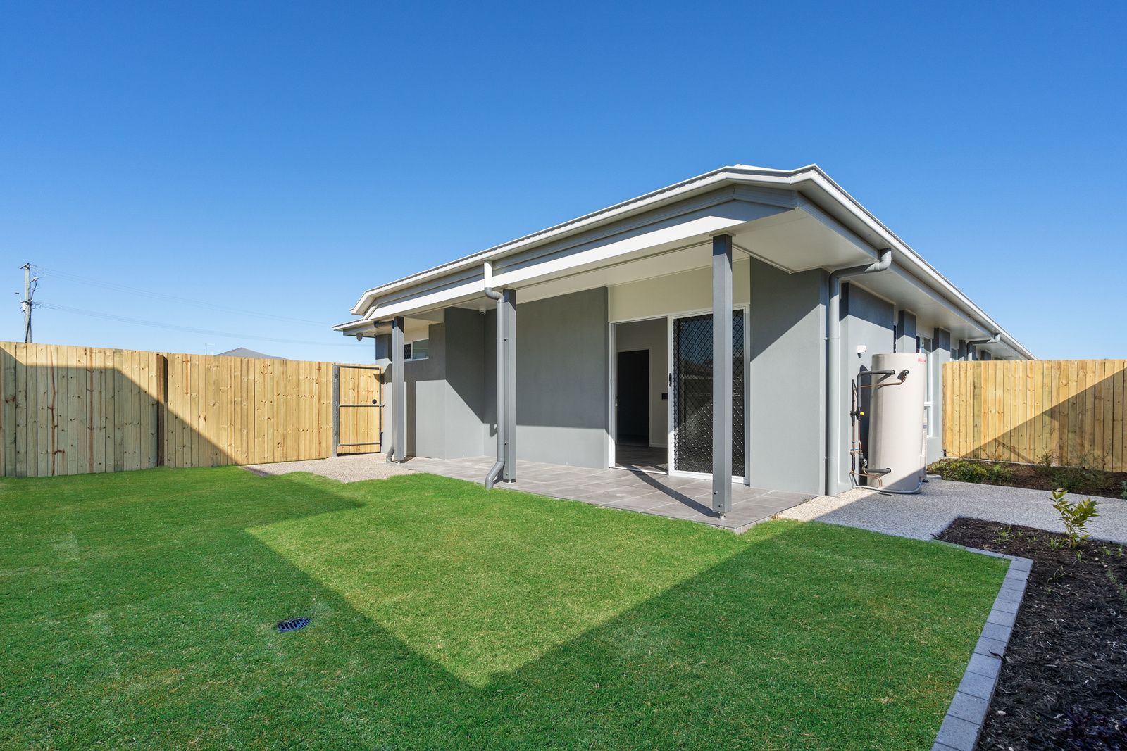 002 Open2view_ID704789-21_Grothe_Street