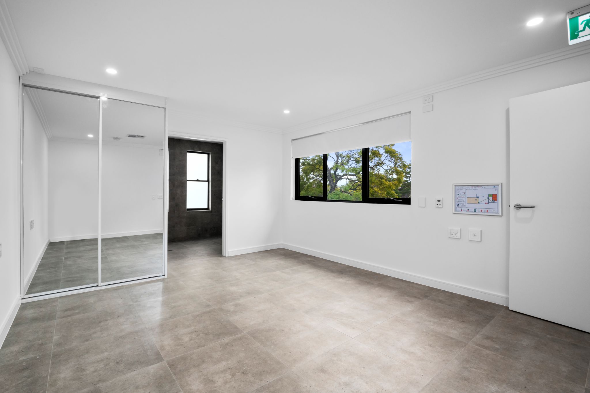 016 Open2view_ID827604-22_Fragar_Road