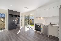 006 Open2view_ID704789-21_Grothe_Street