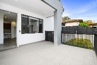 005 Open2view_ID827604-22_Fragar_Road