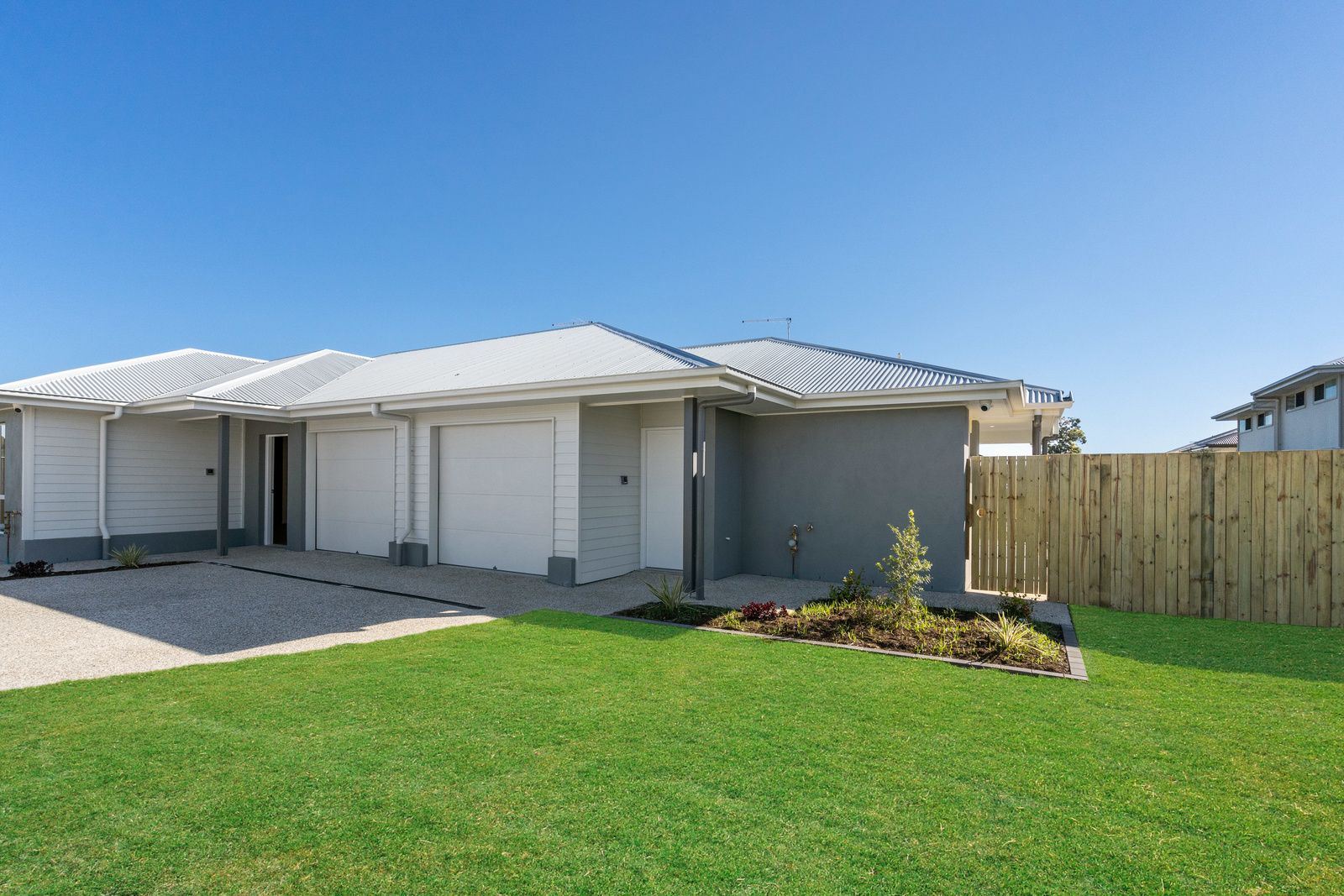 005 Open2view_ID704789-21_Grothe_Street