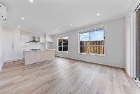 Feathertop Avenue  Weir Views (12)