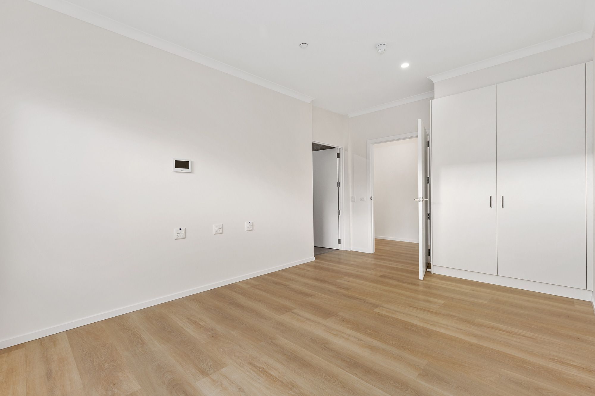 78d5f5d0 210f-40e8-a0fc-ff264fa202fb-lg-Erskine---Bedroom-1-LR-No-Logo