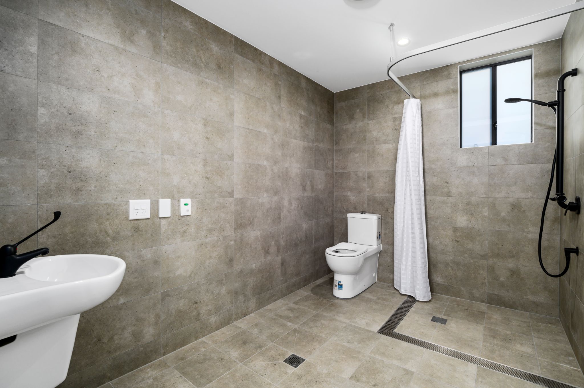 007 Open2view_ID827604-22_Fragar_Road