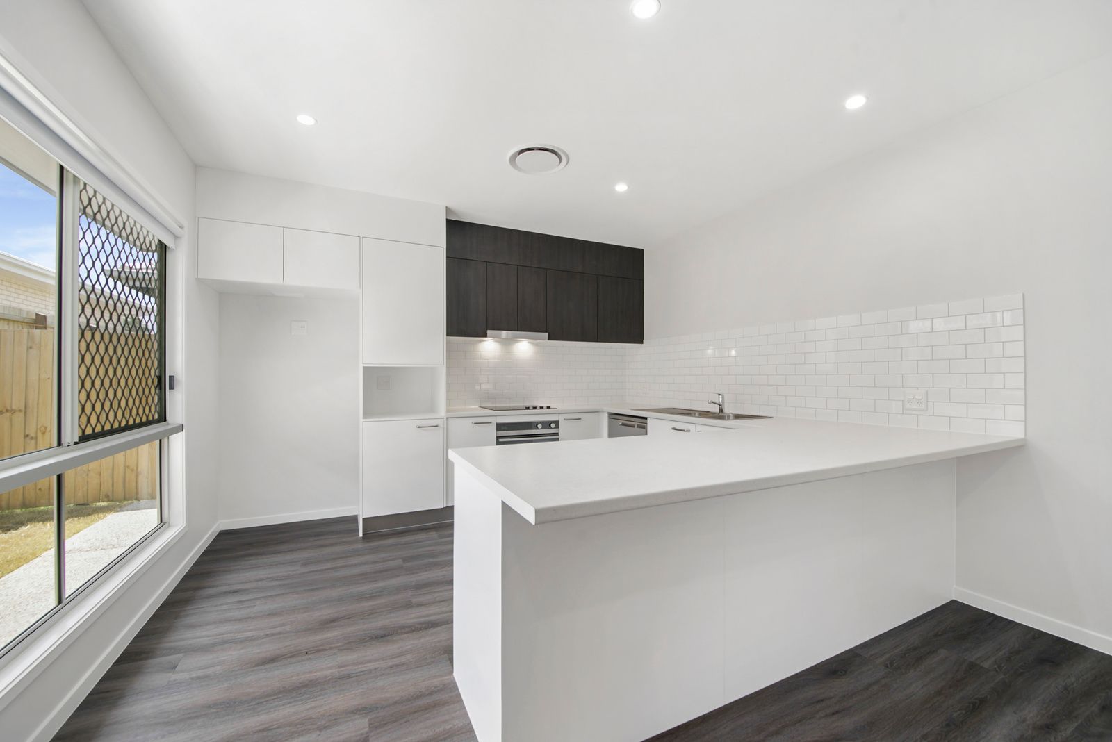 002 Open2view_ID677147-58_Mercy_Circuit