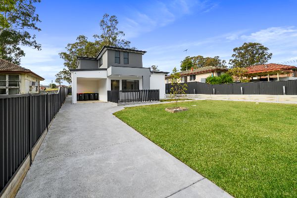 002 Open2view_ID827604-22_Fragar_Road