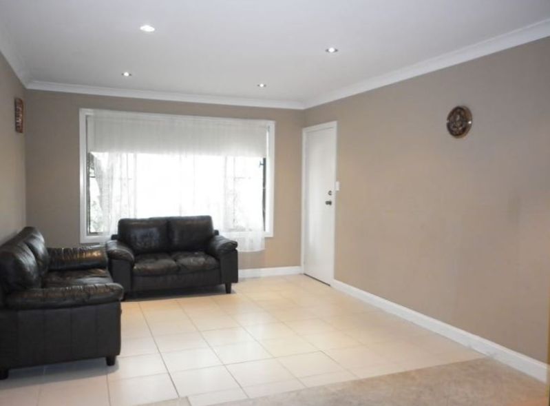 Pendle Hill  Living Room)