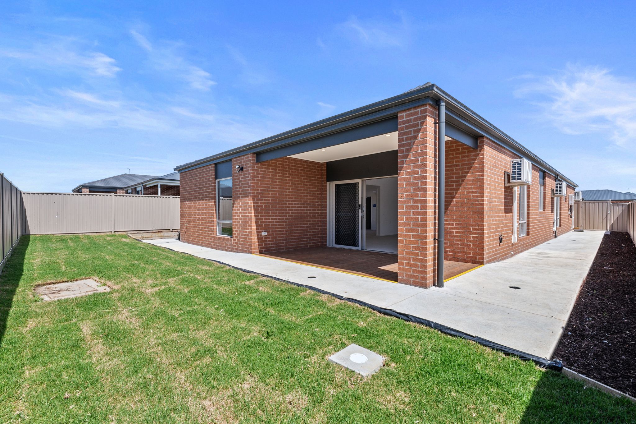 011 Open2view_ID856203-13__Dove_Avenue__Winter_Valley