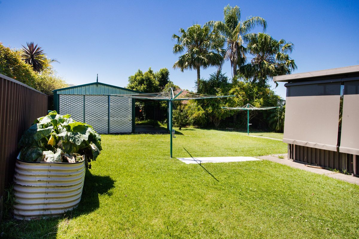 SIL0029 LR_Bilba  Crescent, Maryland_ Outside Back of House-6570