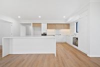 009 Open2view_ID835241-40_Whiteside_Street