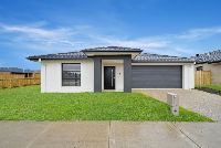 010 Open2view_ID835241-40_Whiteside_Street