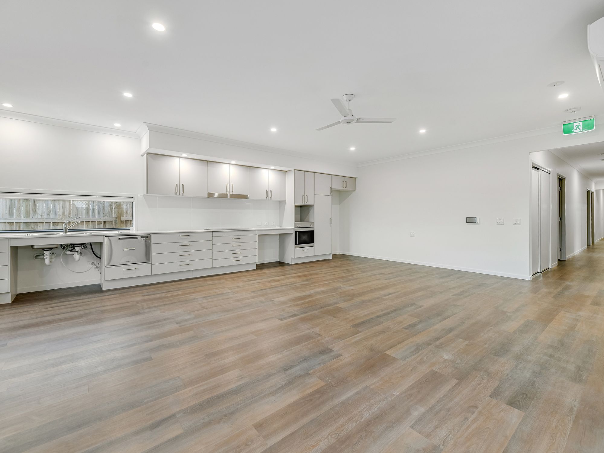 5   Salsa St 11 - Kitchen to Dining