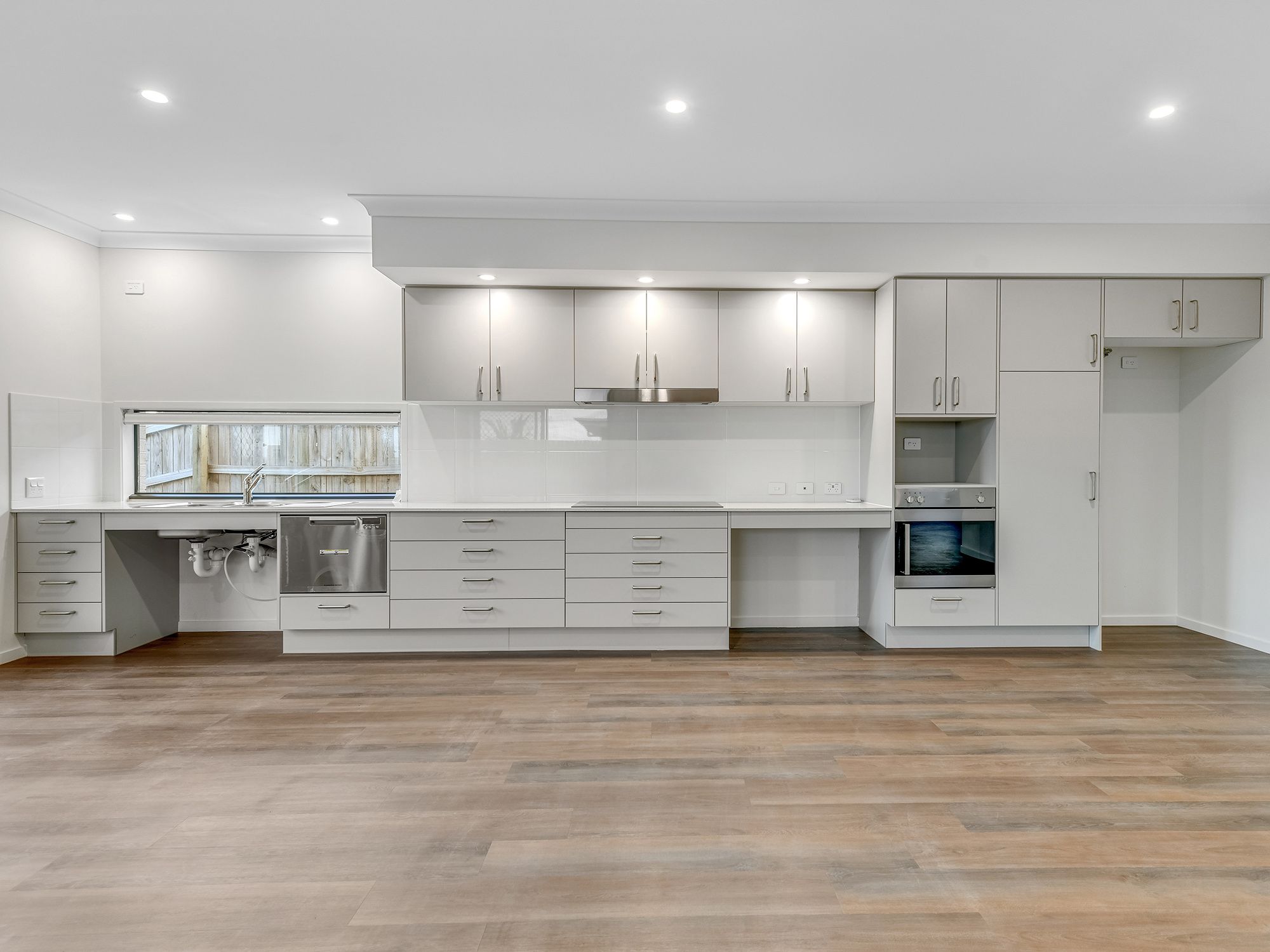 2   Salsa St 11 - Kitchen 2