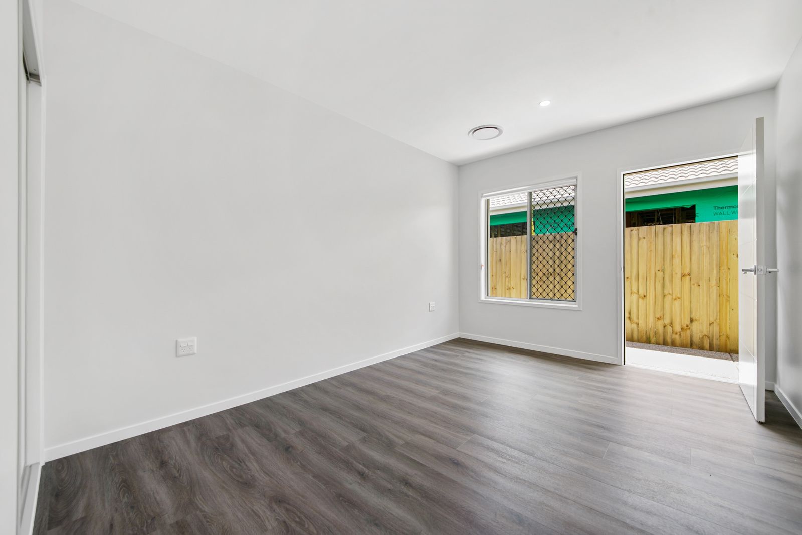 017 Open2view_ID677147-58_Mercy_Circuit