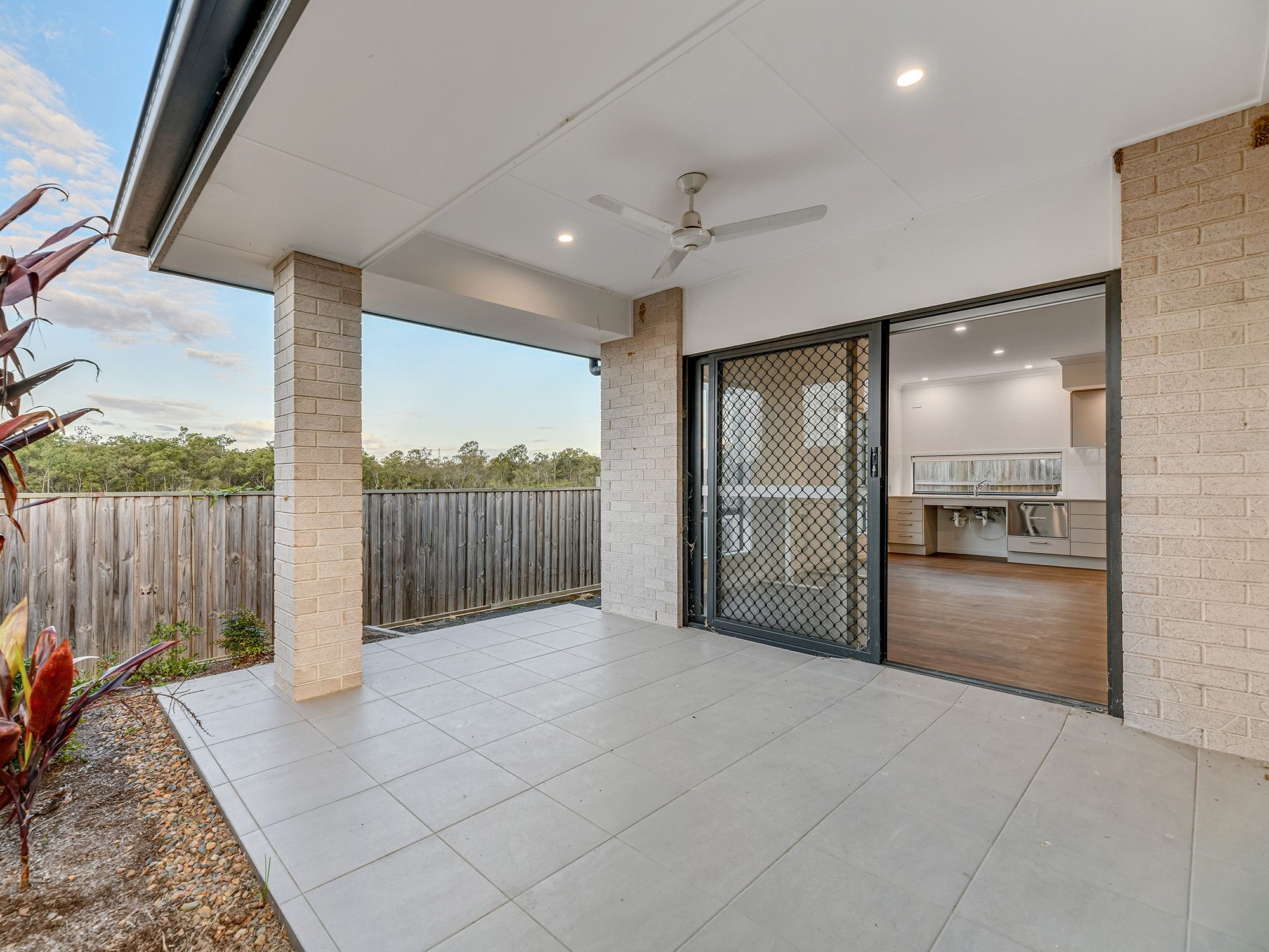 15   Salsa St 11 - Patio