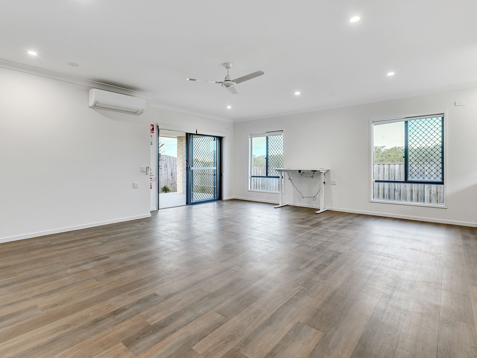 4   Salsa St 11 - Living