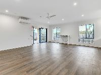 4   Salsa St 11 - Living