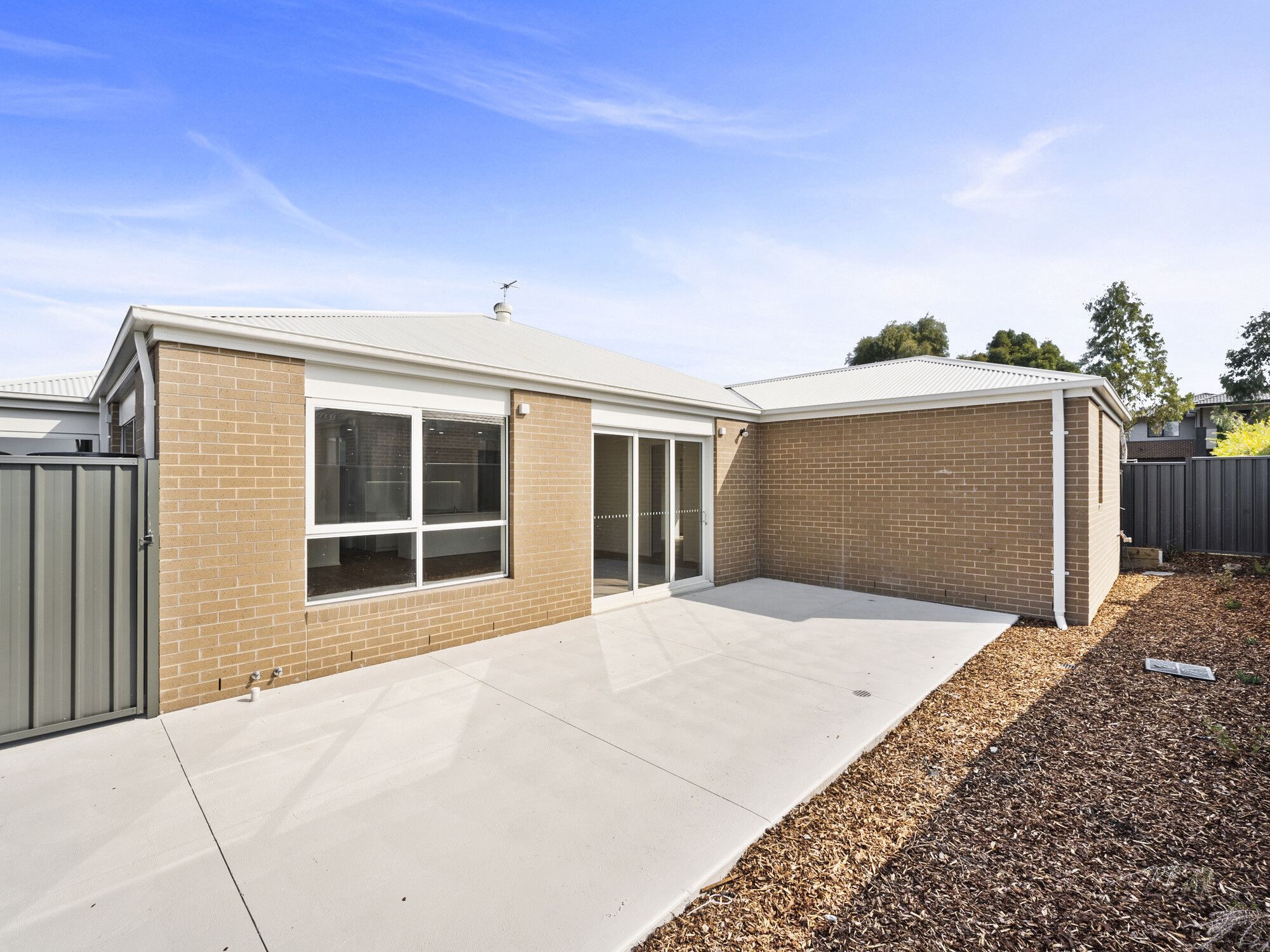 31 Spirit Blvd  Cranbourne East (7)