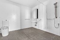 bathroom 1_Collings_Street
