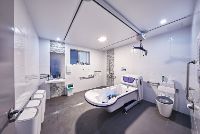 SIL045 LR-BilambilHts-communal-bath1