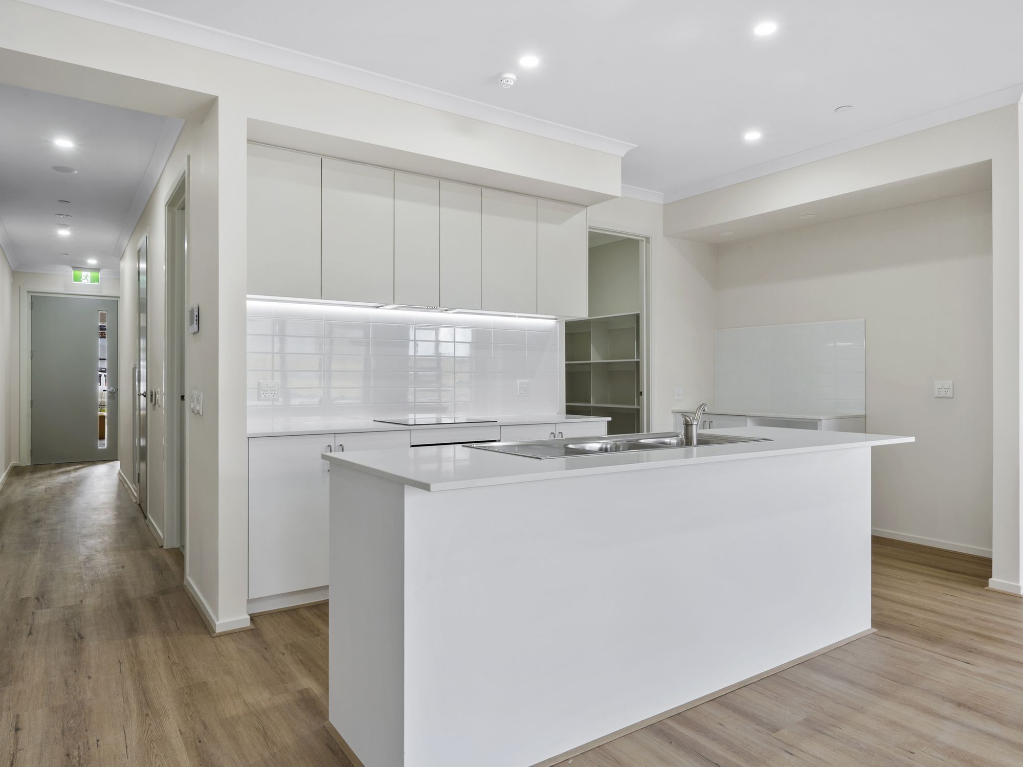 25 Nightmarch Street  Officer (4)