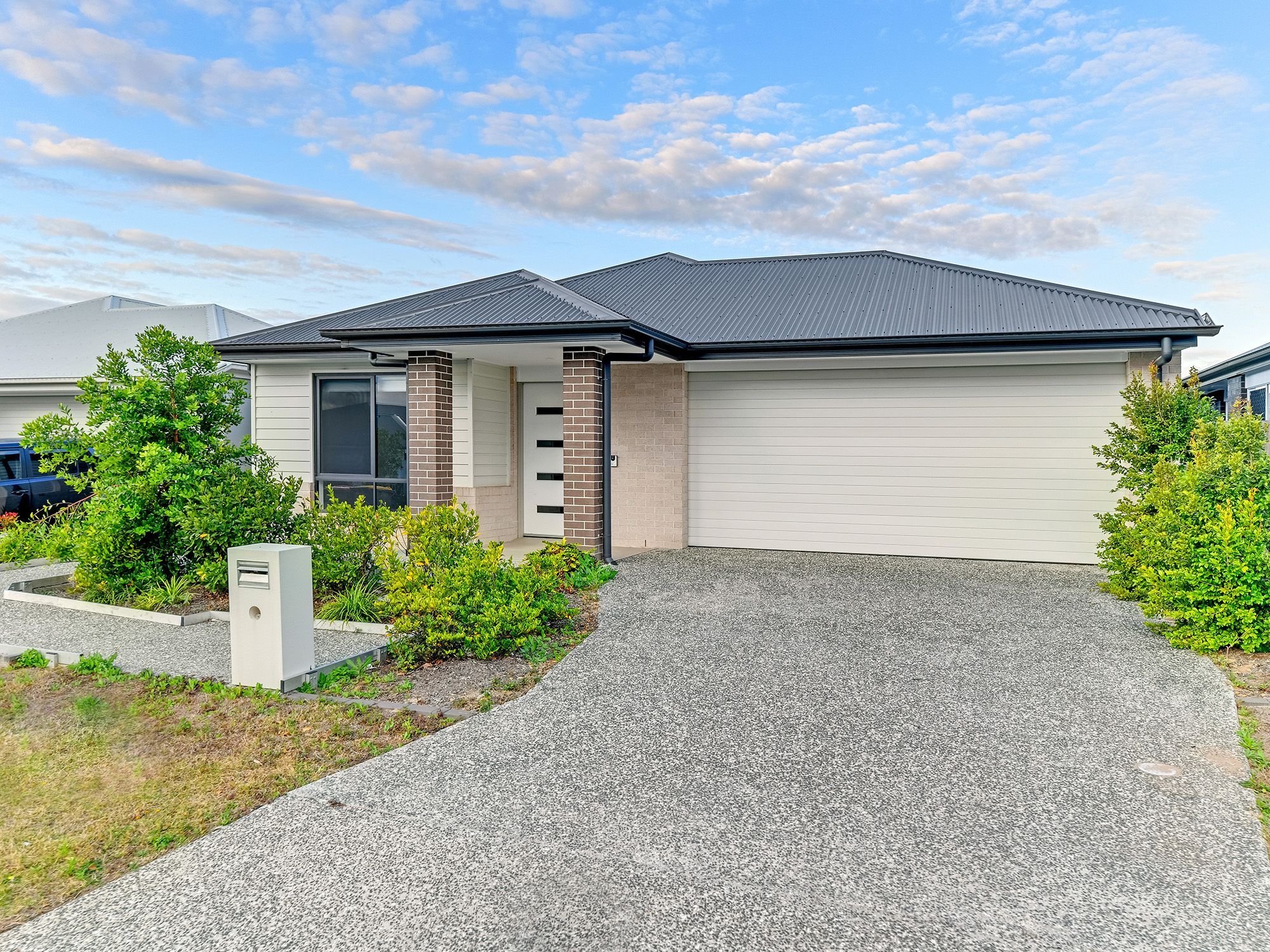 1   Salsa St 11 - Front