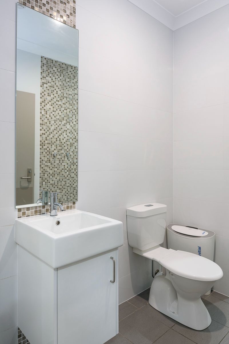 SILL038 LR-Fletcher-shared toilets