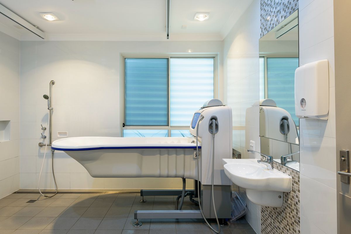 SILL038 LR-Fletcher-shared bathroom2