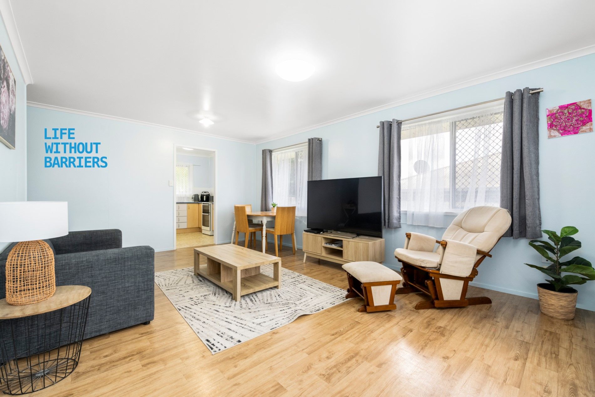 13 Ari St   Lounge - HERO (1)