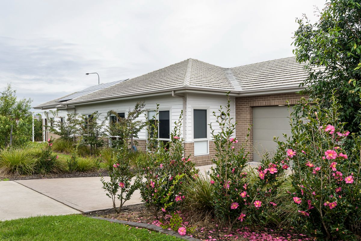 SILL038 LR-fletcher outdoor1C