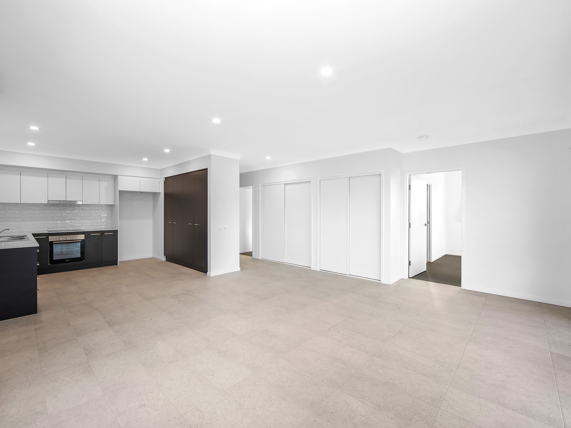 002 Open2view_ID886092-99_William_Tester_Drive