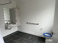 HPS Bathroom  4032x3032) - 7 Finch Crt