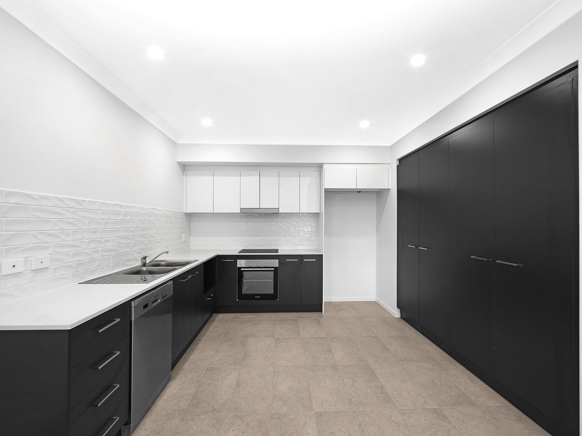 003 Open2view_ID886092-99_William_Tester_Drive