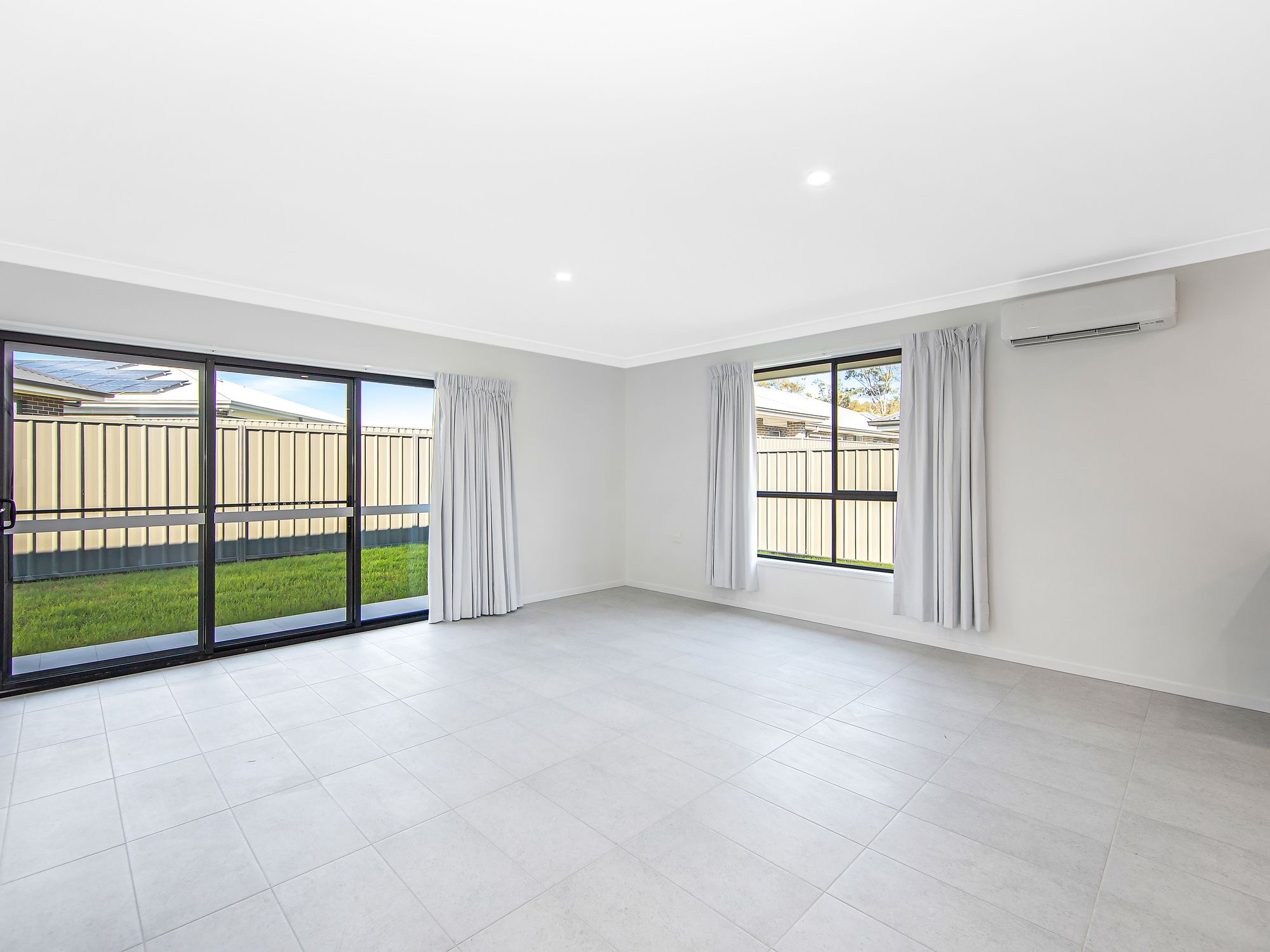 004 Open2view_ID886092-99_William_Tester_Drive