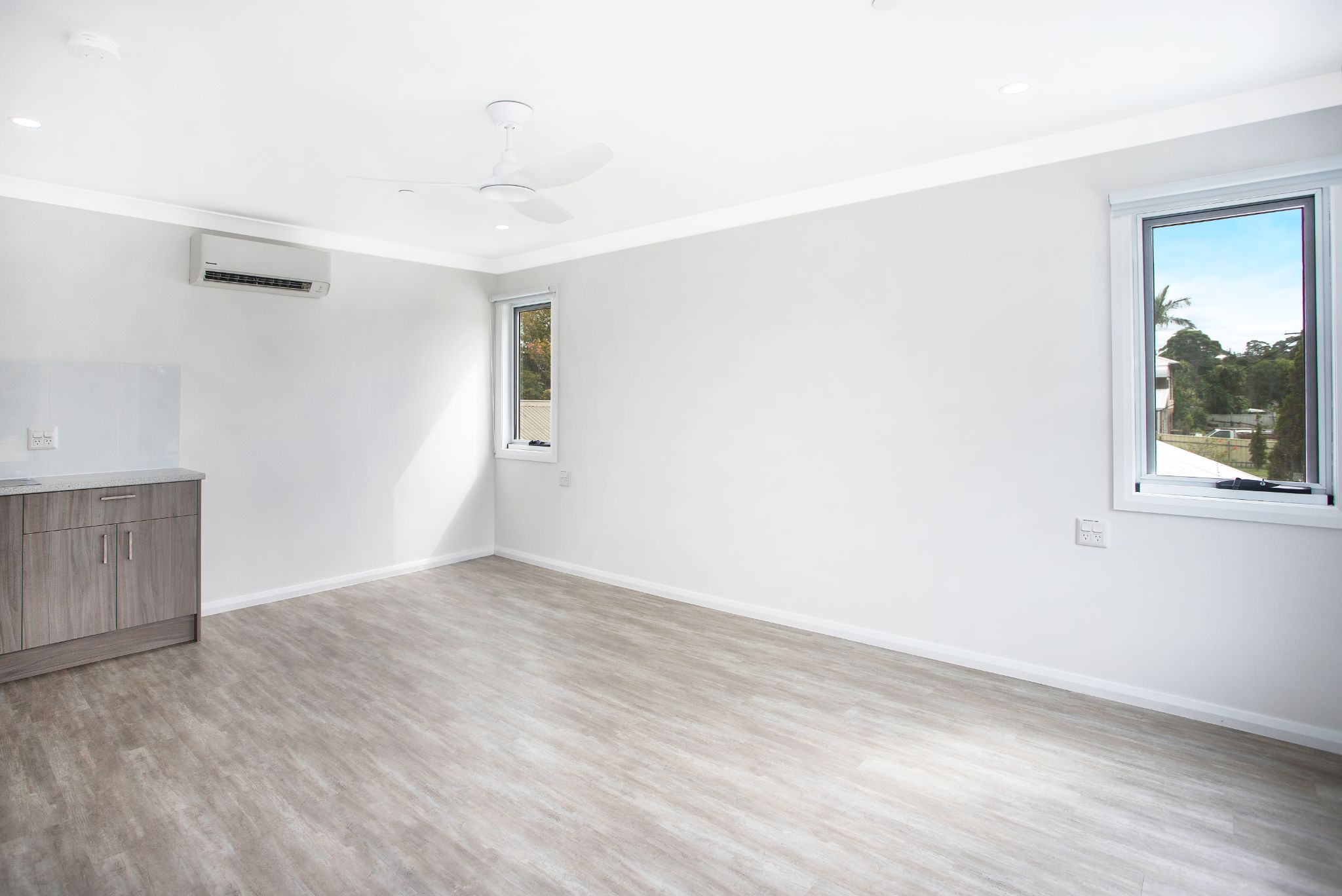 003 Open2view_ID811880-697A_Main_Road