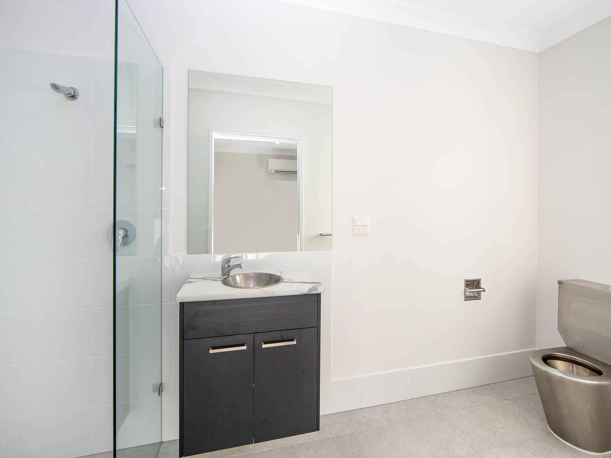 007 Open2view_ID886092-99_William_Tester_Drive